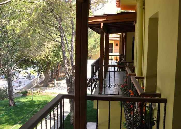 Отель Dardanos Yerleskesi 5*